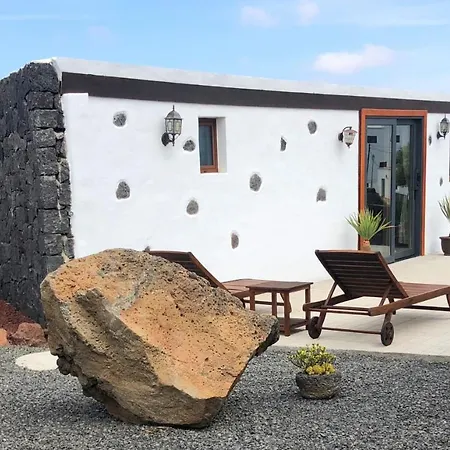 Sun, Relax & Lava, Free Wifi 600mb, Bbq Tatil Evi Tinajo